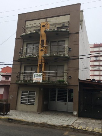 OPORTUNIDAD EDIFICIO SUB DIVIDIDO- VENTA SIETE UNIDADES FUNCIONALES DOS COCHERAS consulte