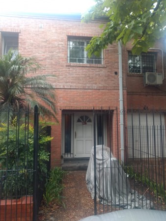 VENTA HERMOSO DUPLEX CON ENTRADA AUTO