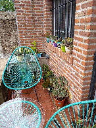 VENTA HERMOSO DUPLEX CON ENTRADA AUTO