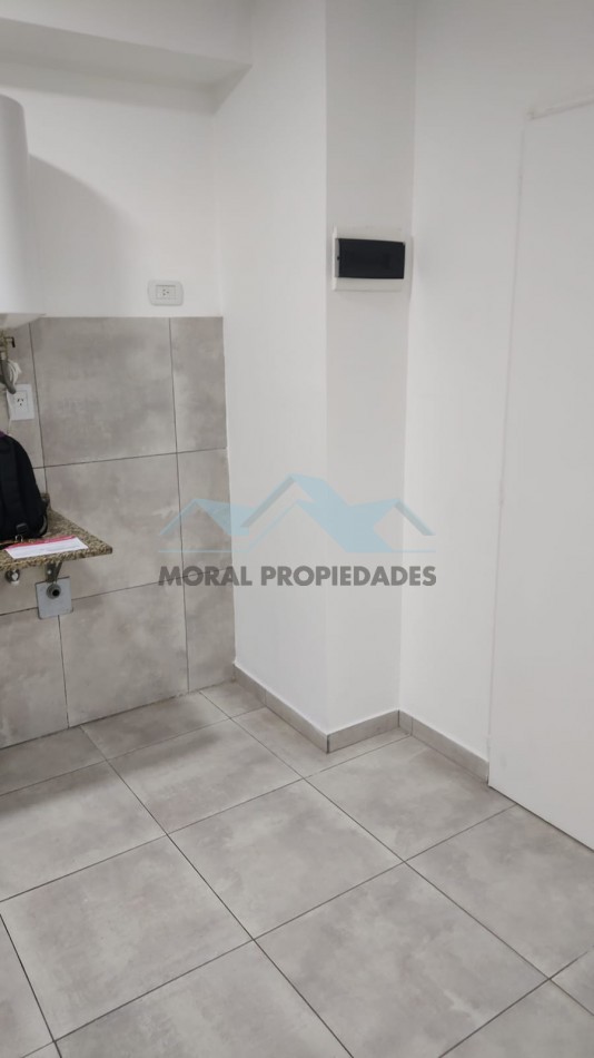 ALQUILO MONOAMBIENTE EXCELENTE ESTADO MORON SUR