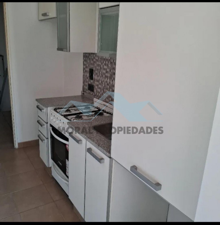 ALQUILO MONOAMBIENTE MORON SUR LISTO PARA MUDARSE BAJAS EXPENSAS-APTO PROFESIONAL A ESTRENAR