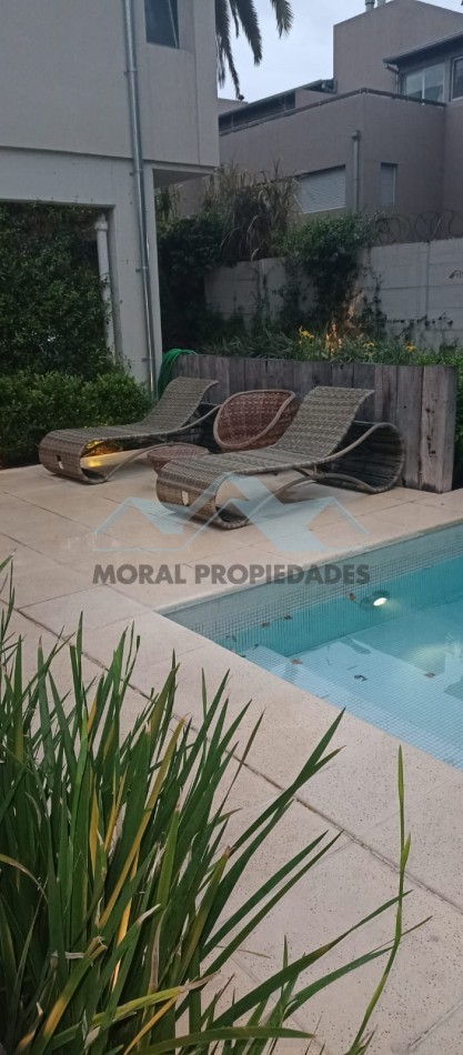 ALQUILER TEMPORARIO/PERMANENTE DOS AMBIENTES AMUEBLADO CON COCHERA CUBIERTA NUEVAS CONDICIONES CENTRO DE HAEDO SUR disponible a partir del 1° de noviembre.