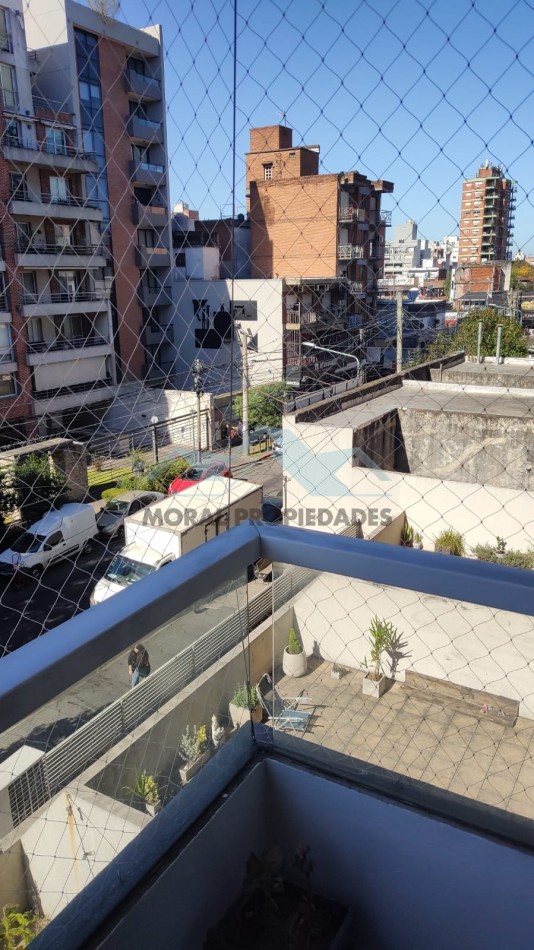 ALQUILO DOS AMBIENTES 3er. piso FRENTE CASTELAR NORTE 