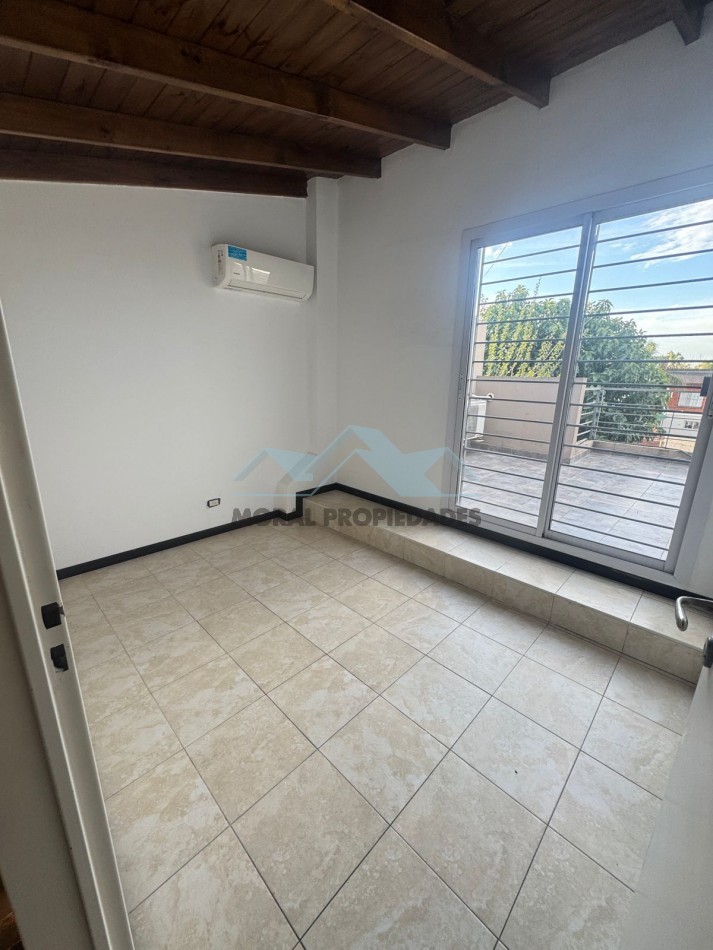 alquilo tres ambientes con cochera y terraza excelente ubicacion en castelar norte