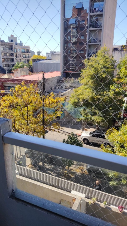 ALQUILO DOS AMBIENTES 3er. piso FRENTE CASTELAR NORTE 