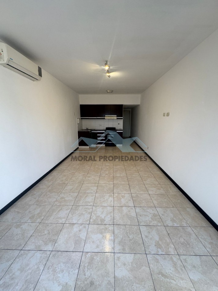 alquilo tres ambientes con cochera y terraza excelente ubicacion en castelar norte