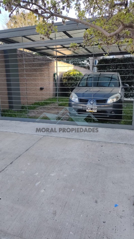 alquilo tres ambientes con cochera y terraza excelente ubicacion en castlear norte