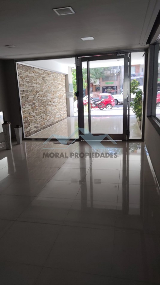 ALQUILO DOS AMBIENTES 3er. piso FRENTE CASTELAR NORTE 