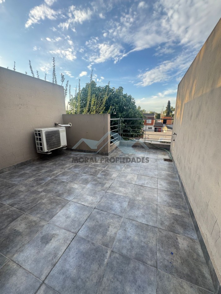 alquilo tres ambientes con cochera y terraza excelente ubicacion en castelar norte