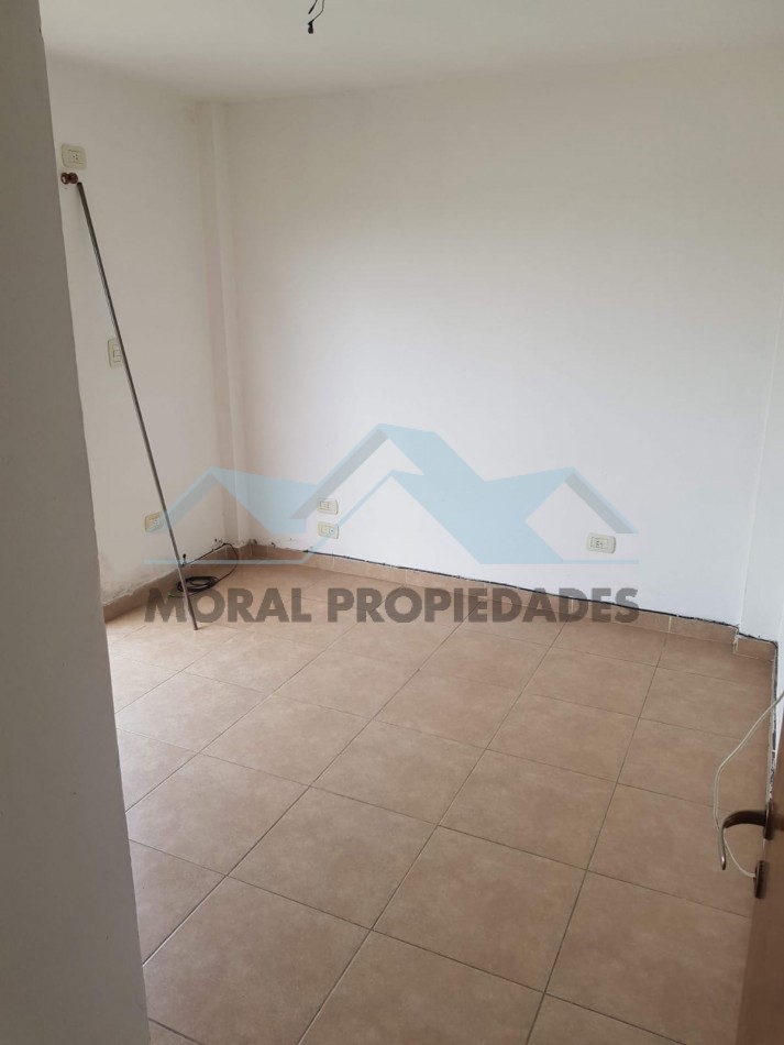 OPORTUNIDAD VENDO DOS AMBIENTES CASTELAR SUR- EXCELENTE UBICACION A MUY BUEN PRECIO 