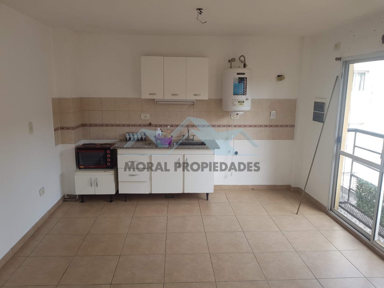 OPORTUNIDAD VENDO DOS AMBIENTES CASTELAR SUR- EXCELENTE UBICACION A MUY BUEN PRECIO 