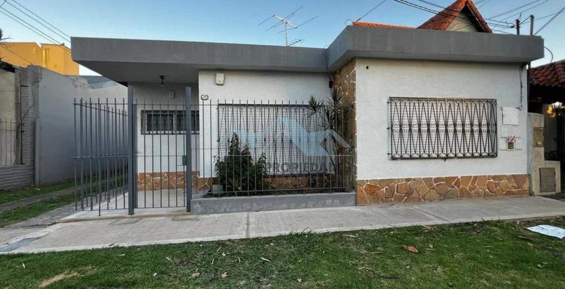 VENTA P.H. ZONA RESIDENCIAL CASTELAR NORTE