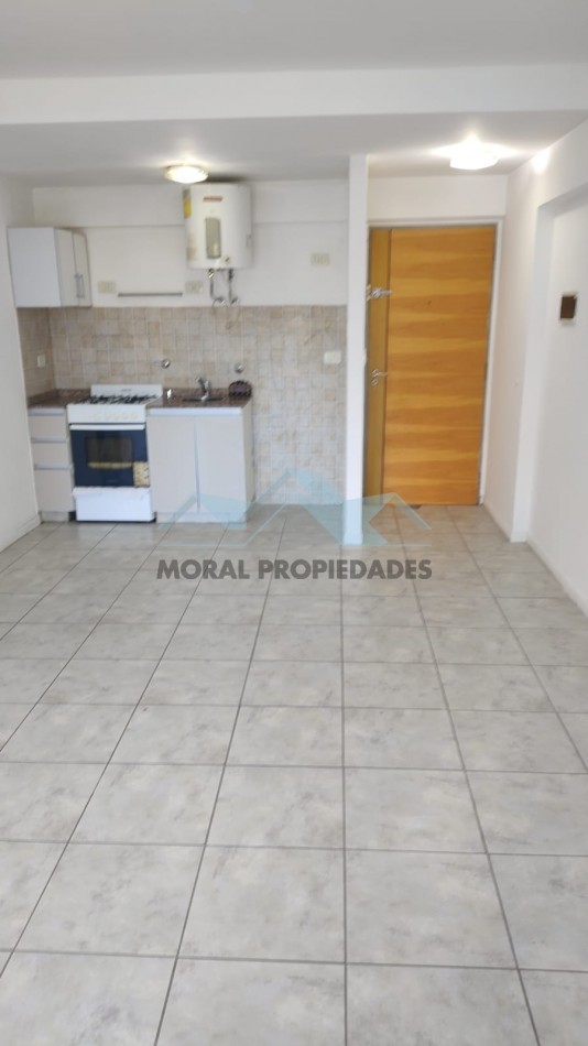ALQUILO DOS AMBIENTES 3er. piso FRENTE CASTELAR NORTE 