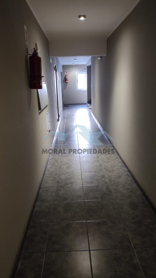 ALQUILO DOS AMBIENTES 3er. piso FRENTE CASTELAR NORTE 