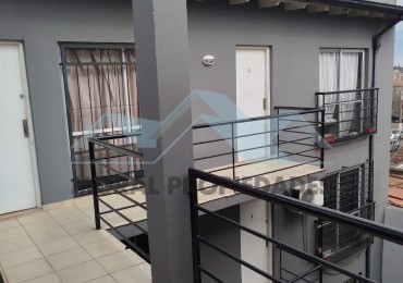 OPORTUNIDAD VENDO DOS AMBIENTES CASTELAR SUR- EXCELENTE UBICACION A MUY BUEN PRECIO 